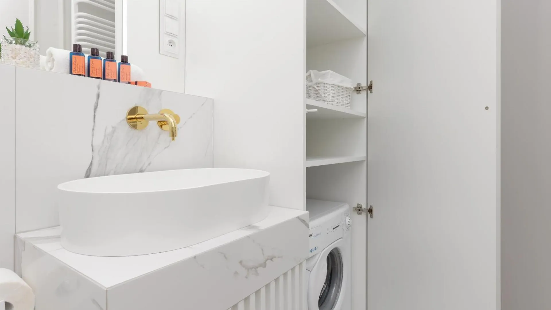 Kasprzaka Apartments With Ac & Parking By Renters Prestige Warszawa